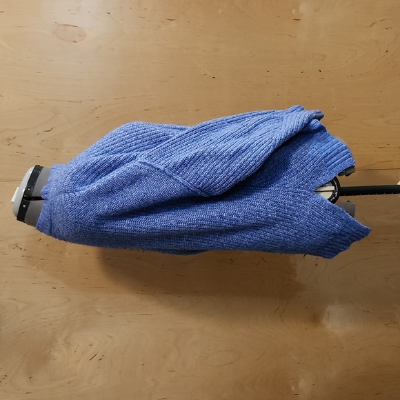 American Eagle Knit Sweater - Picture 8 of 8